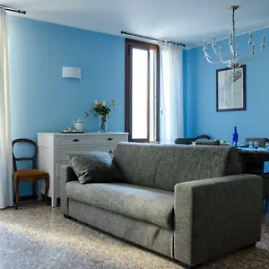 https://appartamento-azzurro-two-bathrooms.hotelinveneto.com